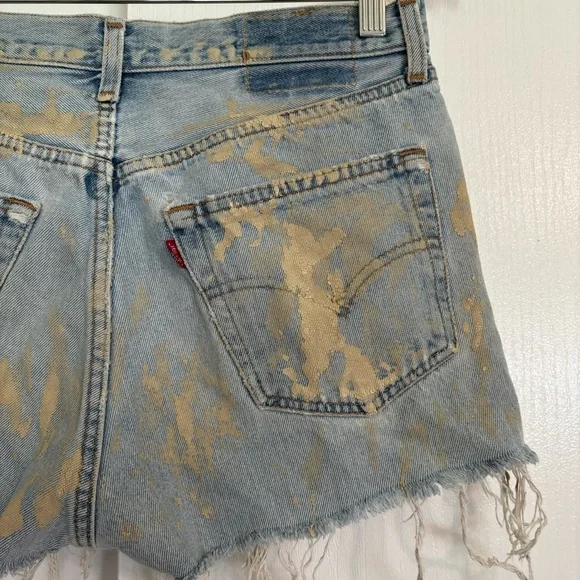 Levi's Destroyed painted Shorts - Picture 5 of 9